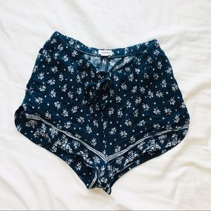 navy printed tie waist shorts | garage